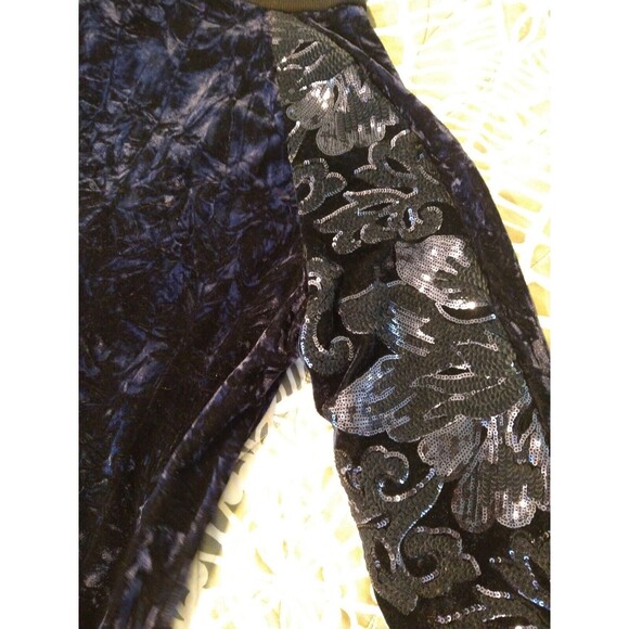 Loveriche Velvet With Embroidered Bedazzle Arm Sleeves Jacket Size Medium - Picture 6 of 8